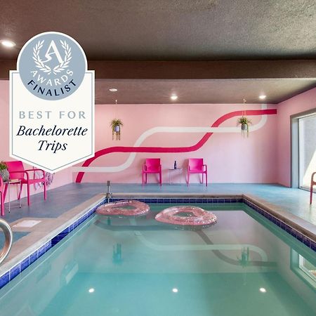 Pink Pines Avantstay Luxury Aesthetic Dream Home Indoor Pool Hot Tub Пиджен-Фордж Экстерьер фото