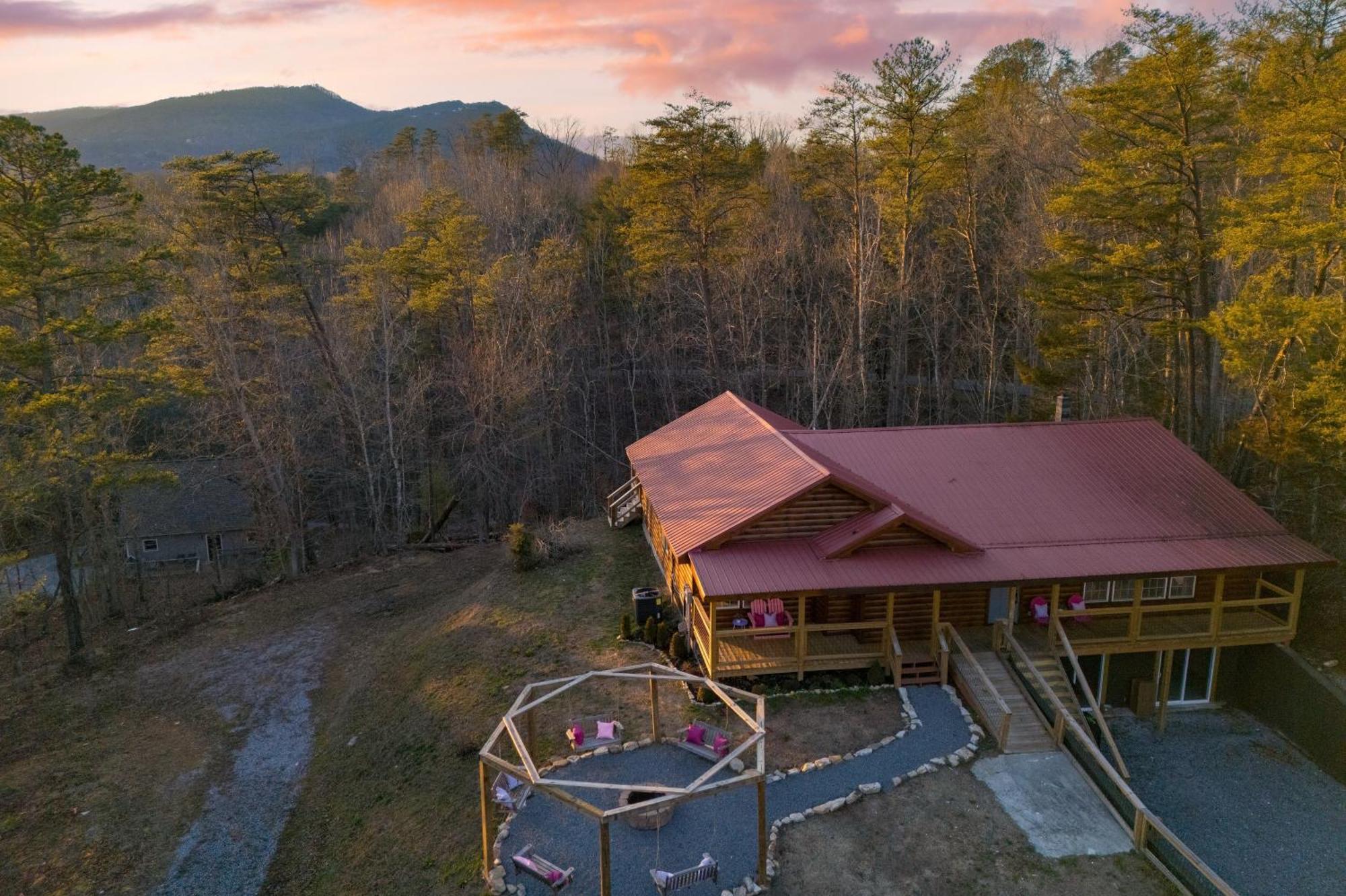 Pink Pines Avantstay Luxury Aesthetic Dream Home Indoor Pool Hot Tub Пиджен-Фордж Экстерьер фото