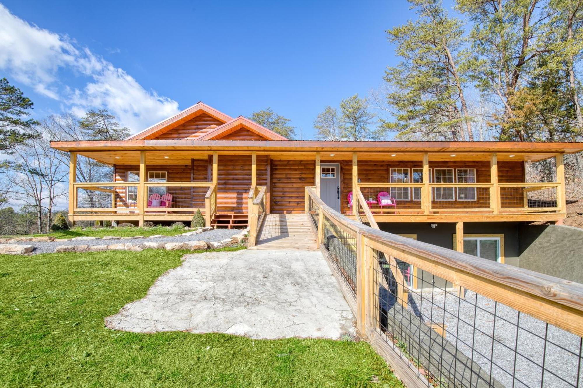 Pink Pines Avantstay Luxury Aesthetic Dream Home Indoor Pool Hot Tub Пиджен-Фордж Экстерьер фото