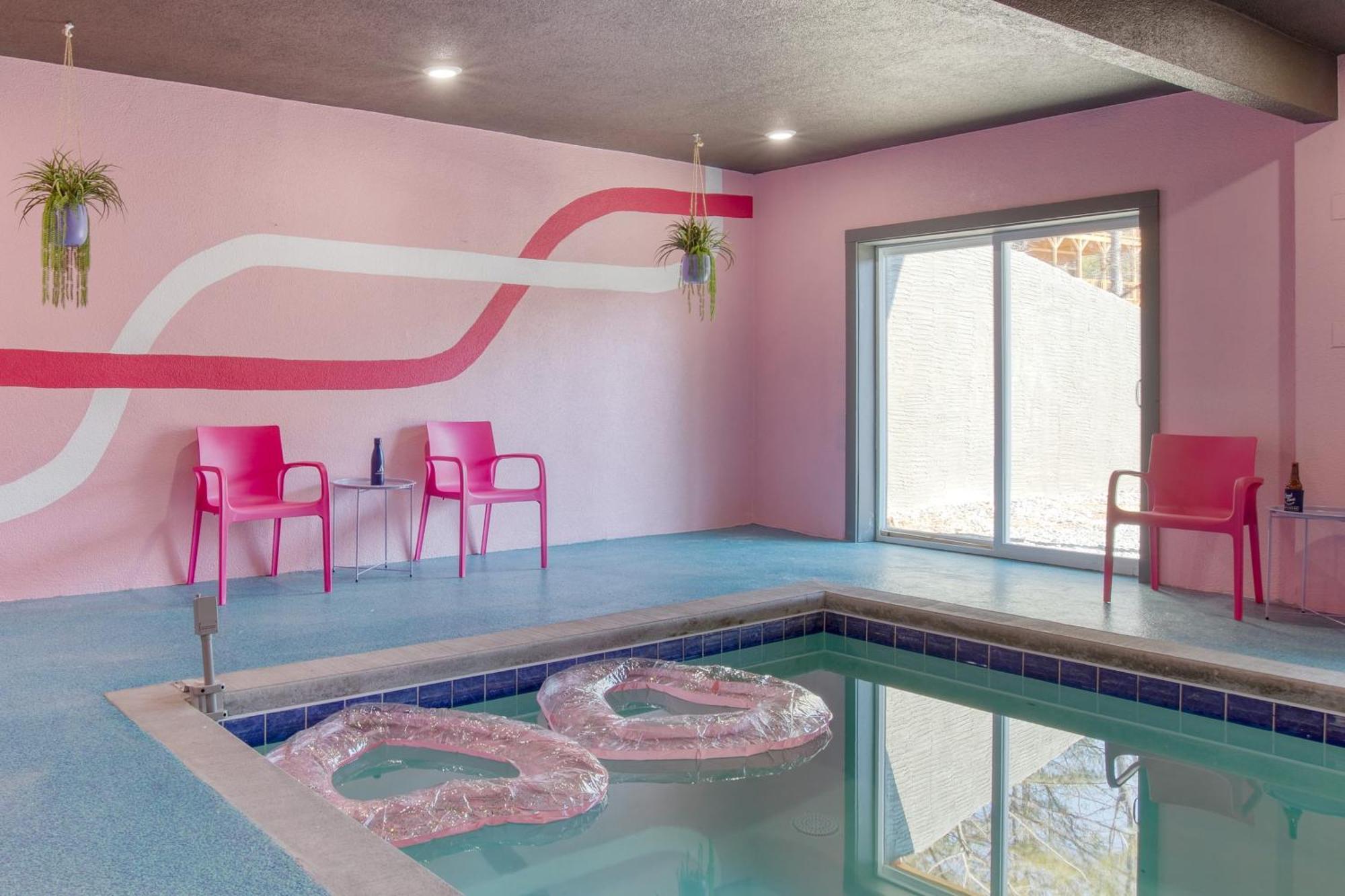 Pink Pines Avantstay Luxury Aesthetic Dream Home Indoor Pool Hot Tub Пиджен-Фордж Экстерьер фото