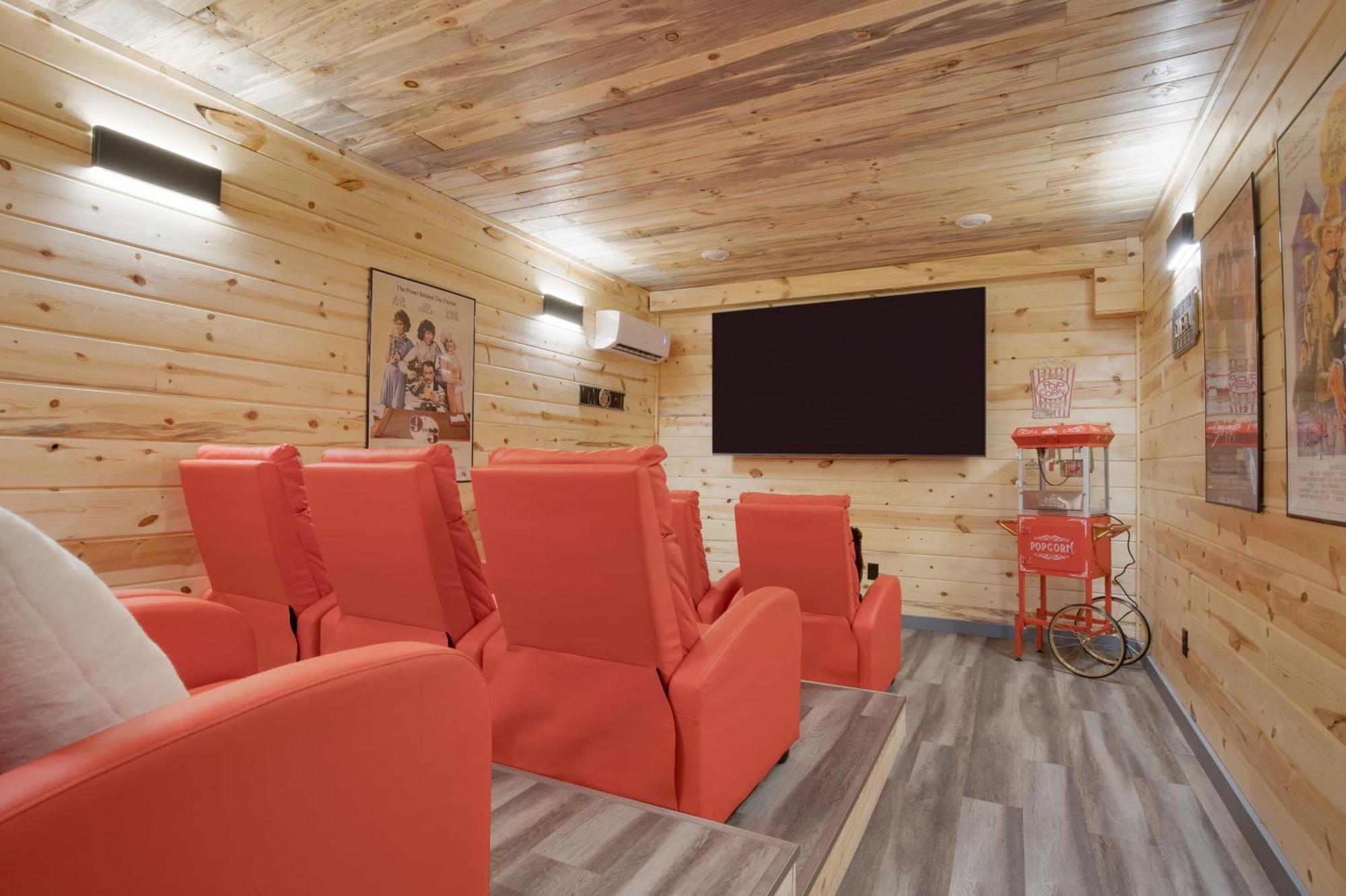 Pink Pines Avantstay Luxury Aesthetic Dream Home Indoor Pool Hot Tub Пиджен-Фордж Экстерьер фото