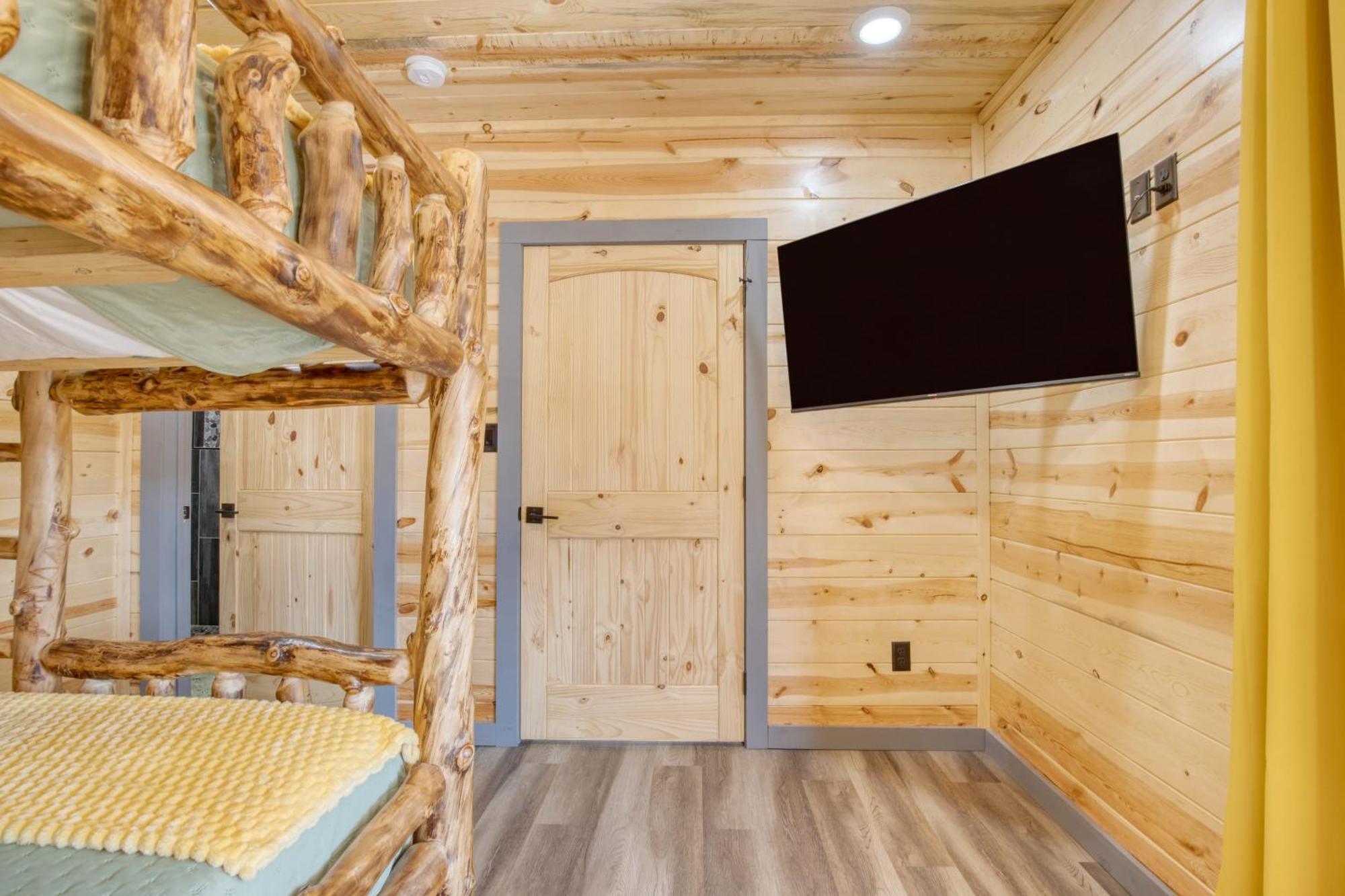 Pink Pines Avantstay Luxury Aesthetic Dream Home Indoor Pool Hot Tub Пиджен-Фордж Экстерьер фото