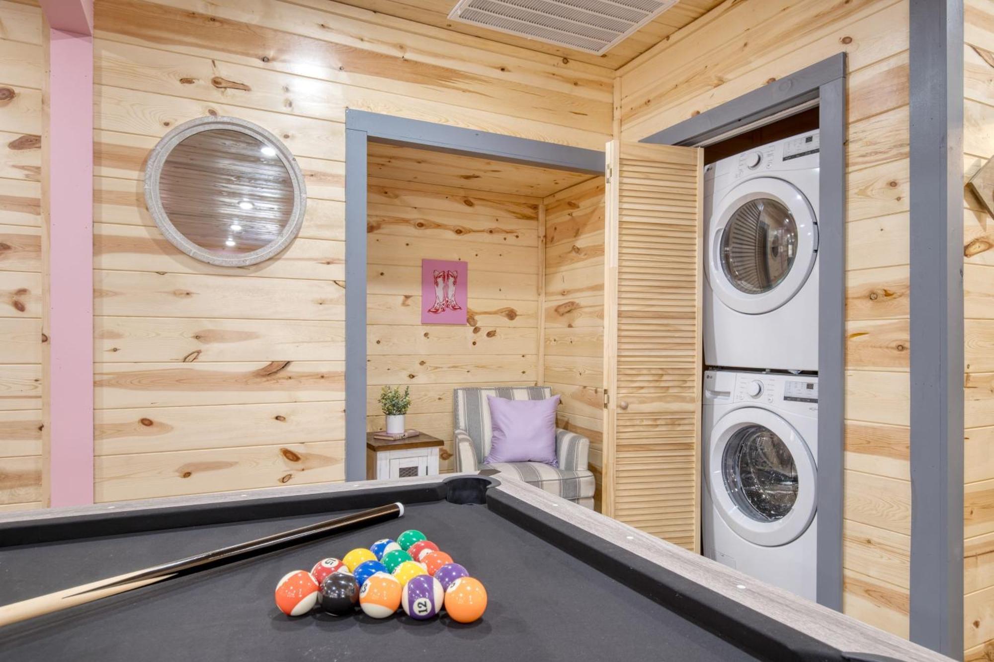 Pink Pines Avantstay Luxury Aesthetic Dream Home Indoor Pool Hot Tub Пиджен-Фордж Экстерьер фото